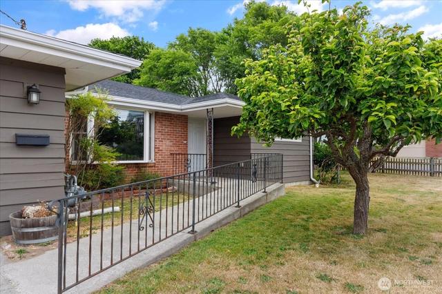 672 SE 4th Ave, Oak Harbor, WA 98277