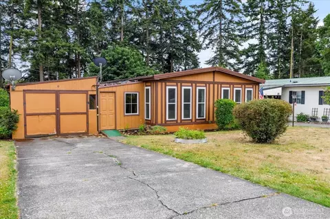 1361 NE Goldie St #16, Oak Harbor, WA 98277