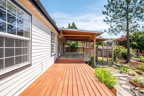 Exterior - 105 Robin Ct, Longview, WA 98632 photo 5 of 5