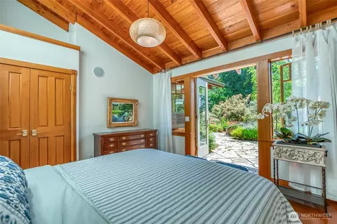 Bedroom - 85 Moki Rd, Orcas Island, WA 98280 photo 2 of 5
