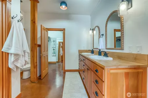 Bath - 85 Moki Rd, Orcas Island, WA 98280 photo 2 of 5