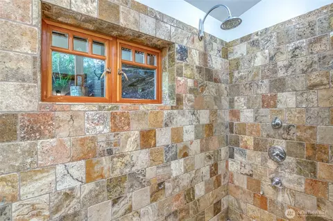 Bath - 85 Moki Rd, Orcas Island, WA 98280 photo 4 of 5