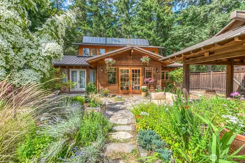 Exterior - 85 Moki Rd, Orcas Island, WA 98280 photo 4 of 12