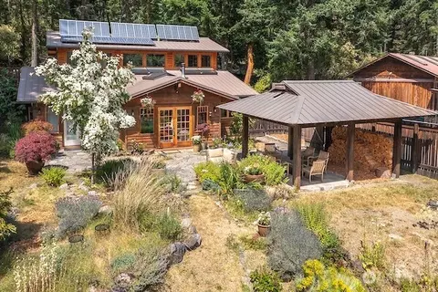 Exterior - 85 Moki Rd, Orcas Island, WA 98280 photo 2 of 12