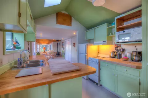 Kitchen - 8278 Orcas Rd, Orcas Island, WA 98280 photo 2 of 2
