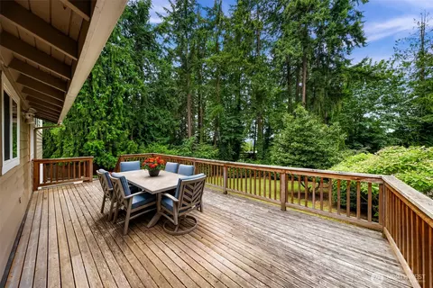 Exterior - 19115 104th Ave NE, Bothell, WA 98011 photo 4 of 7