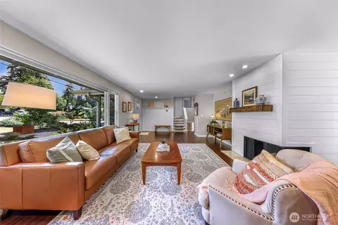 Living - 19115 104th Ave NE, Bothell, WA 98011 photo 1 of 2
