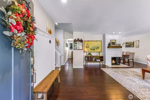 Entry Way - 19115 104th Ave NE, Bothell, WA 98011 photo 1 of 1