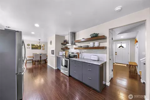 Kitchen - 19115 104th Ave NE, Bothell, WA 98011 photo 1 of 3