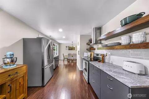 Kitchen - 19115 104th Ave NE, Bothell, WA 98011 photo 3 of 3