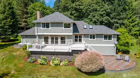11243 Garland Ln, La Conner, WA 98257