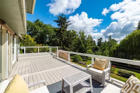 11243 Garland Ln, La Conner, WA 98257
