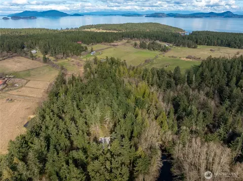 4722 Mud Bay Rd, Lopez Island, WA 98261