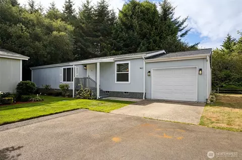 9421 21st Ave E, Tacoma, WA 98445