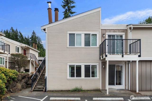 12716 NE 120th St #H1, Kirkland, WA 98034