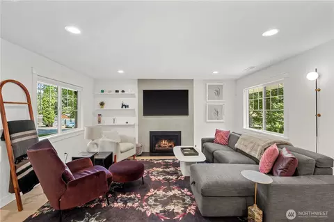 Living - 7714 234th St SW, Edmonds, WA 98026 photo 2 of 4