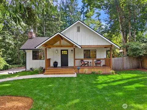 Exterior - 7714 234th St SW, Edmonds, WA 98026 photo 1 of 2