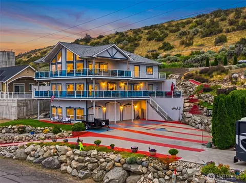 380 Entiat Pl, Orondo, WA 98843