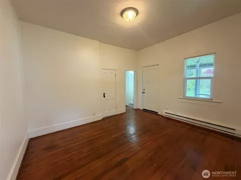 Living - 2519 Baker Ave, Everett, WA 98201 photo 2 of 5