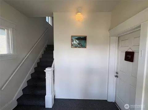 Entry Way - 2519 Baker Ave, Everett, WA 98201 photo 1 of 1