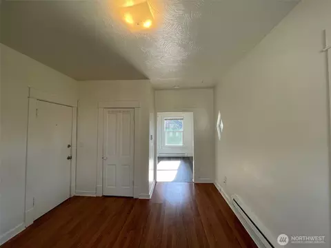 Living - 2519 Baker Ave, Everett, WA 98201 photo 5 of 5