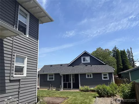 Exterior - 2519 Baker Ave, Everett, WA 98201 photo 3 of 7