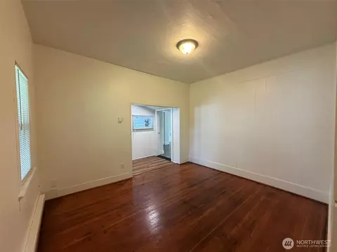 Living - 2519 Baker Ave, Everett, WA 98201 photo 4 of 5