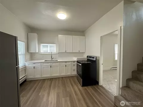 Kitchen - 2519 Baker Ave, Everett, WA 98201 photo 1 of 9