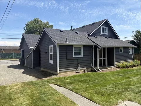 Exterior - 2519 Baker Ave, Everett, WA 98201 photo 5 of 7