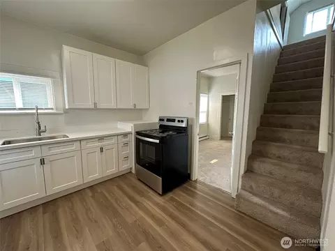 Kitchen - 2519 Baker Ave, Everett, WA 98201 photo 2 of 9