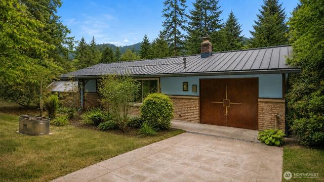 9429 240th Ave SE, Issaquah, WA 98027