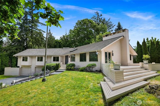 208 Hawthorn Rd, Bellingham, WA 98225