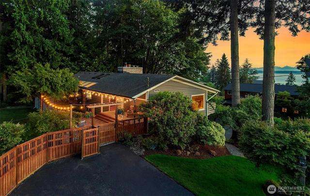 7026 156th St SW, Edmonds, WA 98026