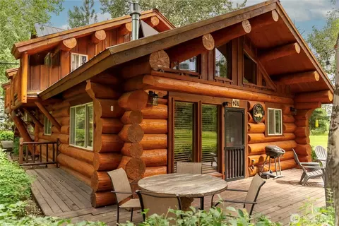 40 A Wolf Ridge Ln #A, Winthrop, WA 98862