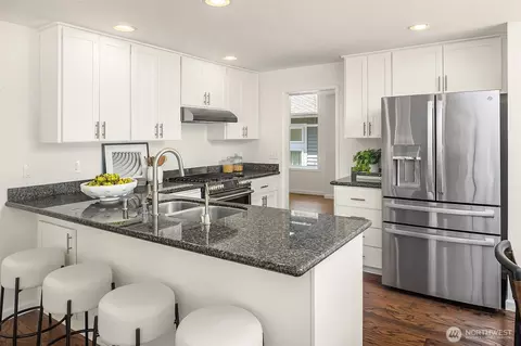 Kitchen - 16910 118th Ave NE, Bothell, WA 98011 photo 3 of 3