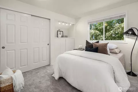 Bedroom - 16910 118th Ave NE, Bothell, WA 98011 photo 4 of 4