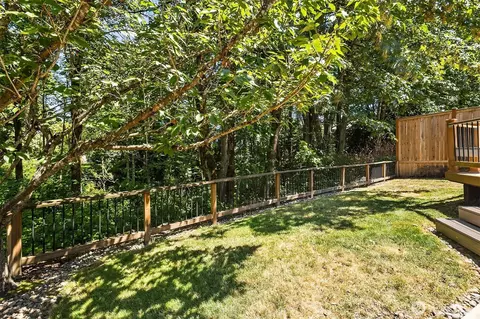 Exterior - 16910 118th Ave NE, Bothell, WA 98011 photo 5 of 7