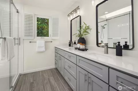 Bath - 16910 118th Ave NE, Bothell, WA 98011 photo 2 of 3
