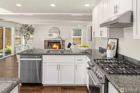 Kitchen - 16910 118th Ave NE, Bothell, WA 98011 photo 1 of 3