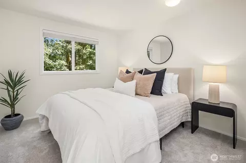 Bedroom - 16910 118th Ave NE, Bothell, WA 98011 photo 3 of 4