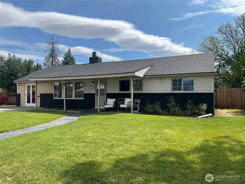612 Skyview Dr, Omak, WA 98841