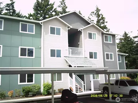 1621 SW Mulberry Pl #D303, Oak Harbor, WA 98277