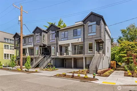 4464 Midvale Ave N, Seattle, WA 98103