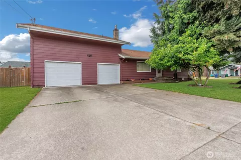 327 Chicago Blvd S, Pacific, WA 98047