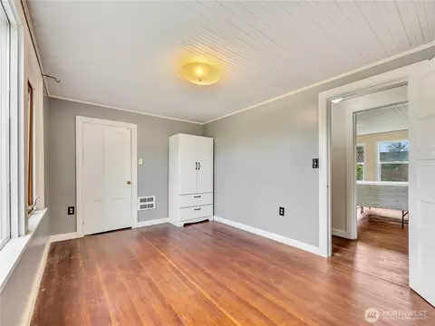 Bedroom - 6112 V Pl, Long Beach, WA 98631 photo 4 of 6