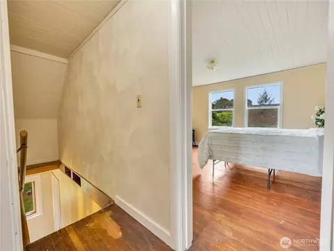 Entry Way - 6112 V Pl, Long Beach, WA 98631 photo 5 of 5