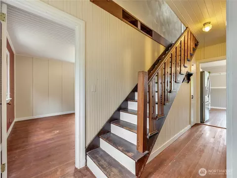 Entry Way - 6112 V Pl, Long Beach, WA 98631 photo 2 of 5