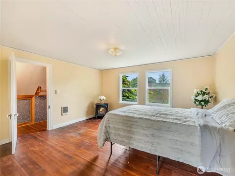 Bedroom - 6112 V Pl, Long Beach, WA 98631 photo 3 of 6