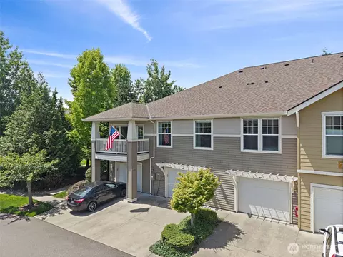 7705 Fairway Ave SE #204, Snoqualmie, WA 98065
