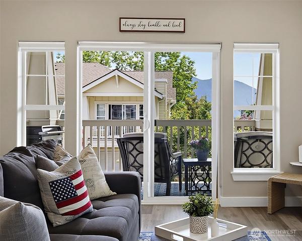 7705 Fairway Ave SE #204, Snoqualmie, WA 98065